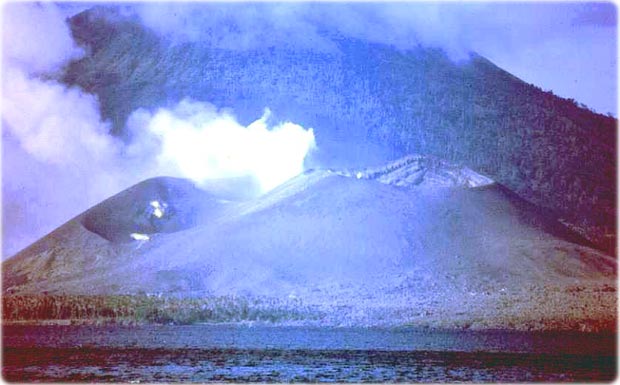 Papua Nova Guiné, vulcão Tuvurvur